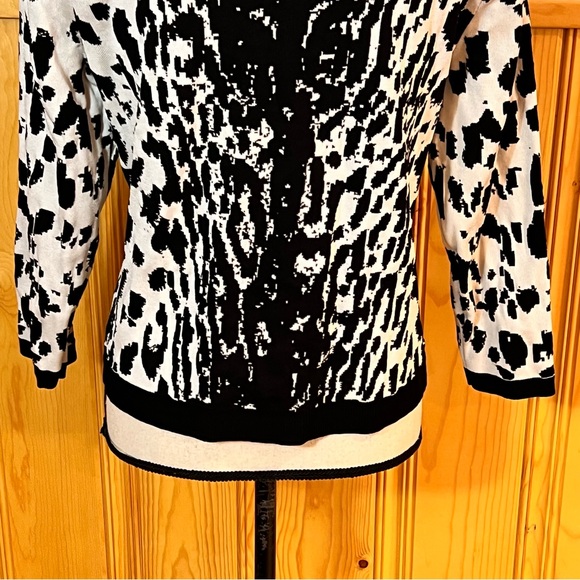 Per Se Black and White Embellished Snap-up Sweater Sz-M - Picture 7 of 10